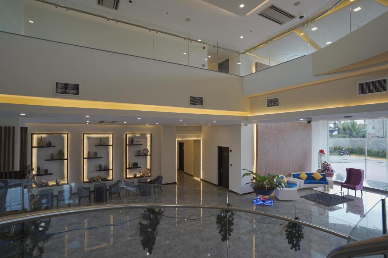 Winrich Hotel Mactan Exterior photo