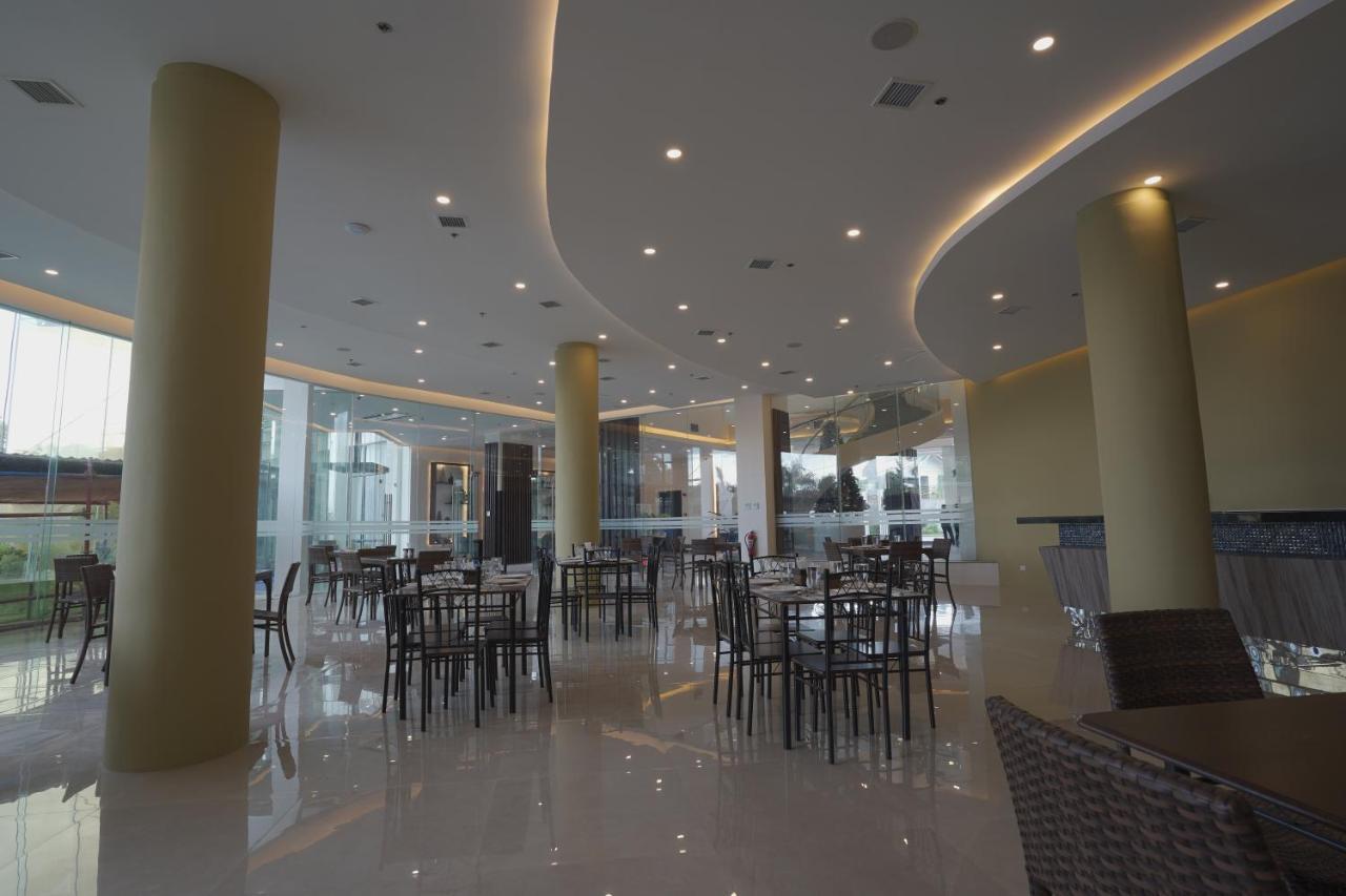 Winrich Hotel Mactan Exterior photo