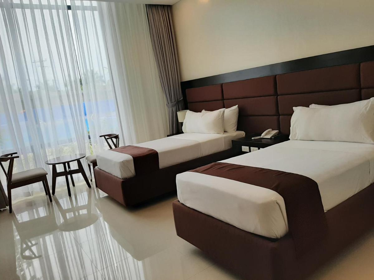 Winrich Hotel Mactan Exterior photo
