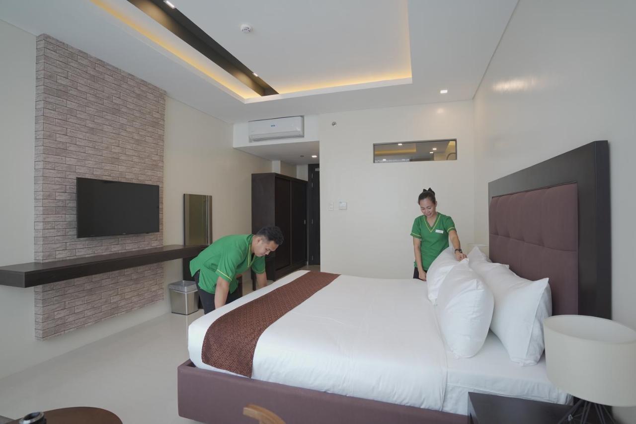 Winrich Hotel Mactan Exterior photo